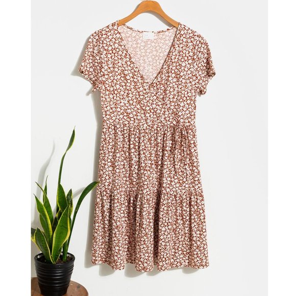Francesca's Collections Dresses & Skirts - Floral Wrap dress